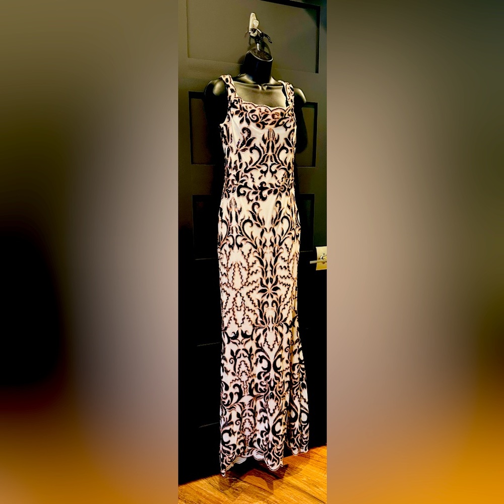 Godiva London Gown, Size 12 UK (8 US)
